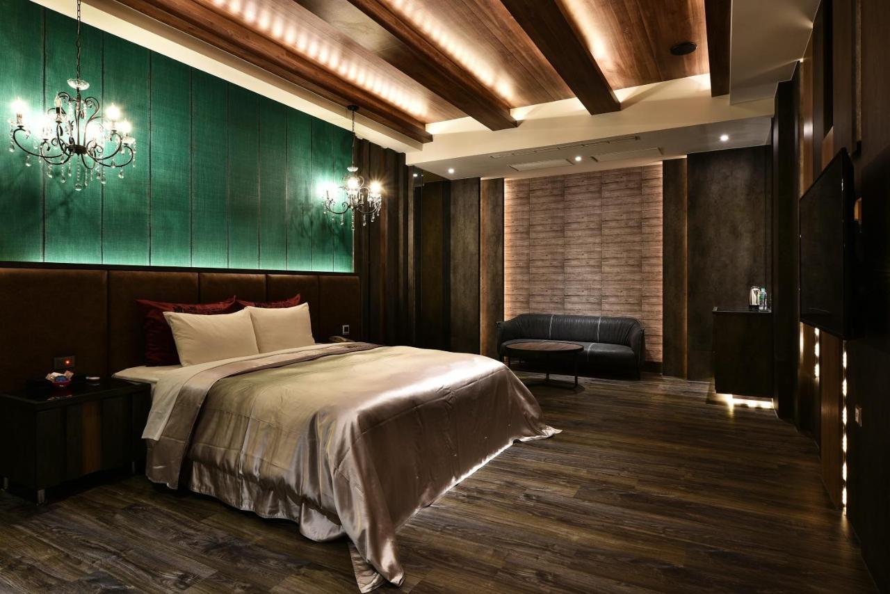 Venice Motel Taichung Dış mekan fotoğraf