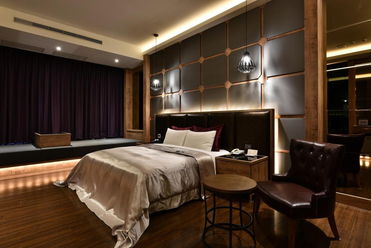 Venice Motel Taichung Dış mekan fotoğraf