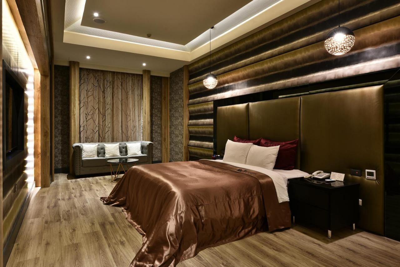 Venice Motel Taichung Dış mekan fotoğraf
