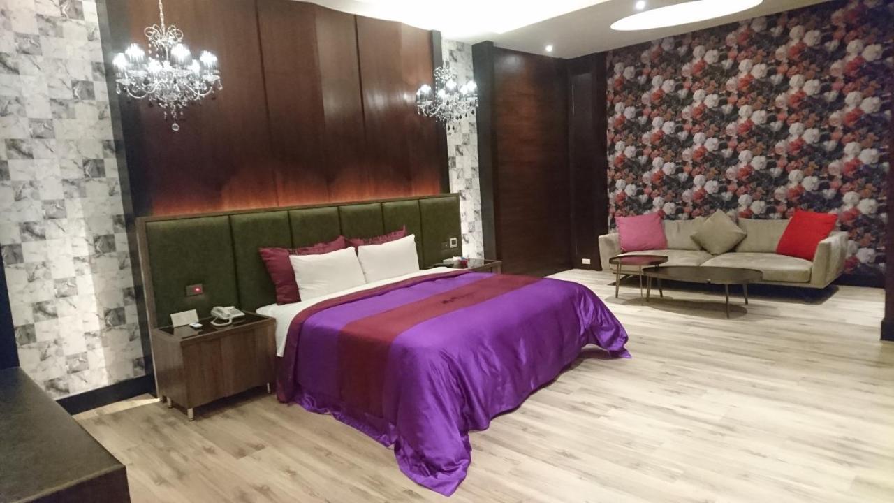 Venice Motel Taichung Dış mekan fotoğraf