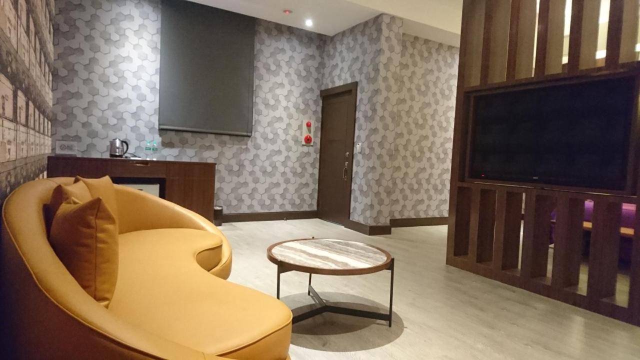 Venice Motel Taichung Dış mekan fotoğraf