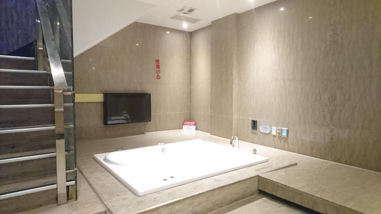 Venice Motel Taichung Dış mekan fotoğraf