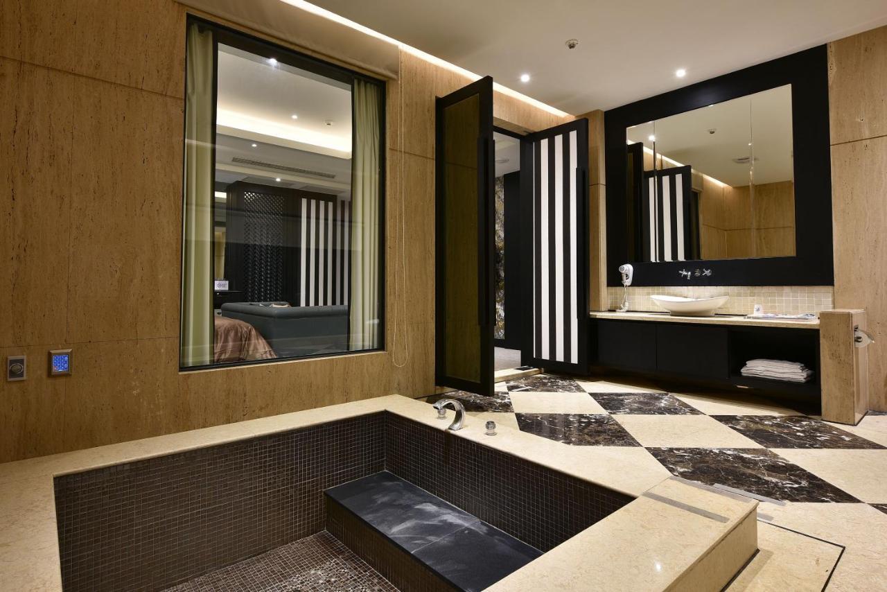 Venice Motel Taichung Dış mekan fotoğraf