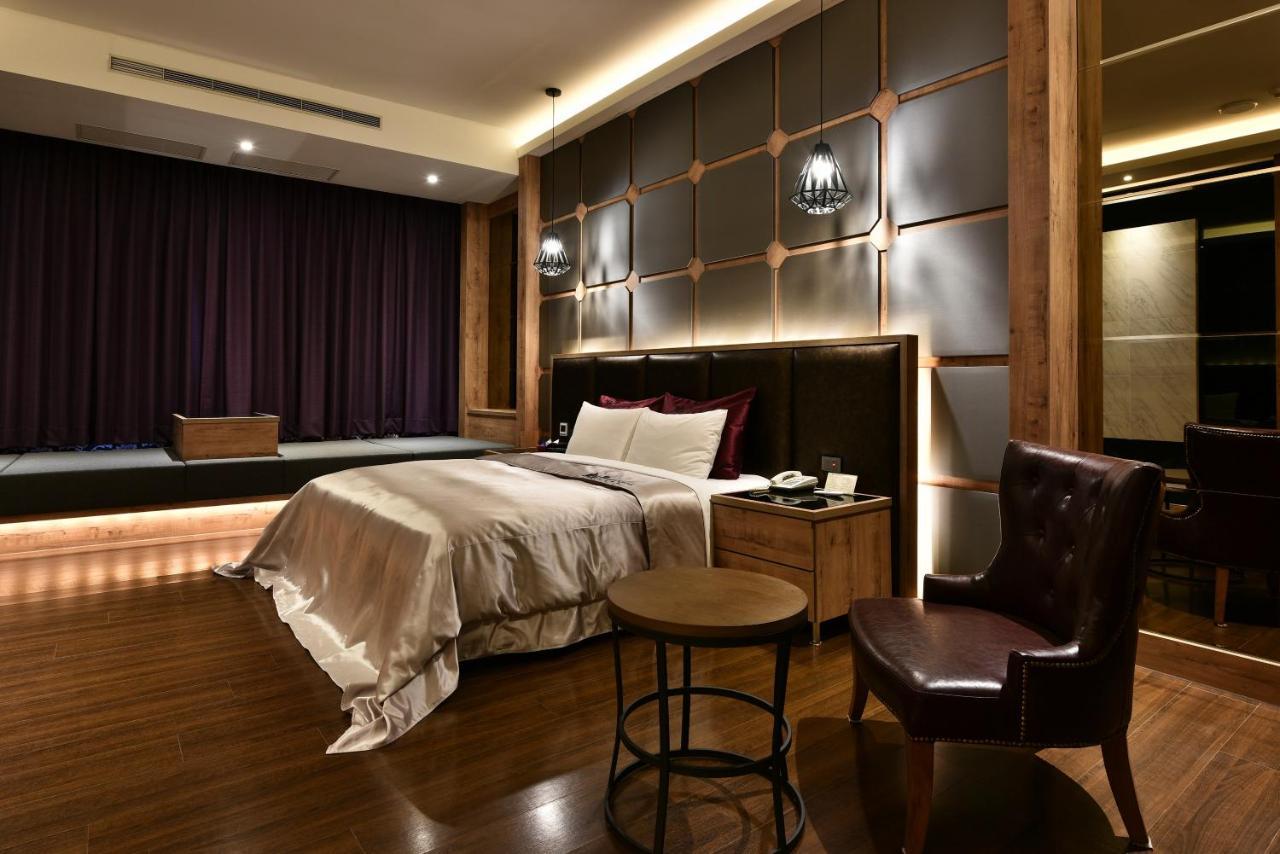 Venice Motel Taichung Dış mekan fotoğraf